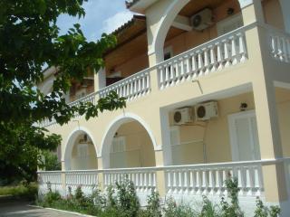 Rallou Rooms & Apartments - Gaïtánion - 4