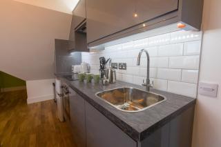 Broadstairs Apartments with luxurious 4-person communal hot tub - 4