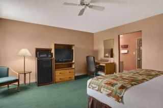 Baymont by Wyndham Sullivan - Sullivan - 4