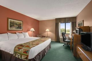 Baymont by Wyndham Sullivan - Sullivan - 3