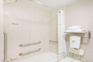Baymont by Wyndham Clarksville Northeast - Clarksville - 4
