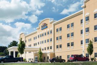 Baymont by Wyndham Erie - Erie - 0