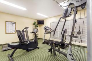 Baymont by Wyndham Waycross - 6
