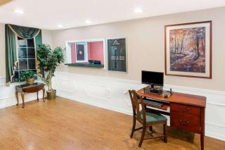 Baymont Inn & Suites by Wyndham Grenada - Grenada - 1