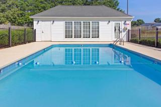 Baymont by Wyndham Sanford - Sanford - 5