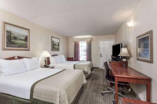 Baymont by Wyndham Hickory - Hickory - 4