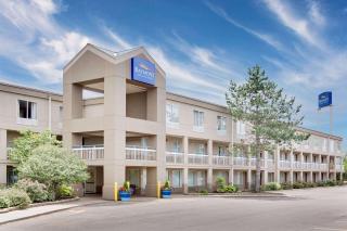 Baymont by Wyndham Kalamazoo East - 0