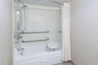 Baymont by Wyndham Michigan City - Michigan City - 4