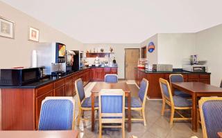 Baymont by Wyndham Battle Creek Downtown - 6