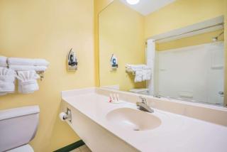 Baymont by Wyndham Warrenton - Warrenton - 4