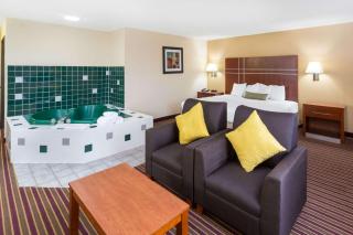 Baymont by Wyndham Bowling Green - Bowling Green - 5