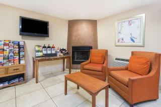 Baymont by Wyndham Santa Fe - Santa Fe - 9
