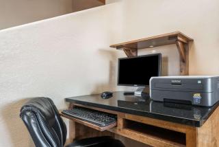 Baymont by Wyndham Santa Fe - 4