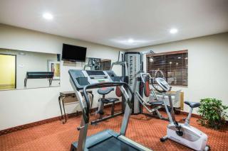 Baymont by Wyndham Cedar Rapids - Cedar Rapids - 1