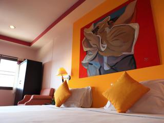 Koh Ngai Cliff Beach Resort - 4