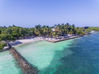 Cabana SalSiPuedes - Tintipan Island - 9