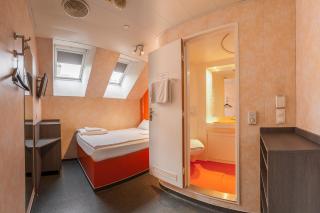 easyHotel Budapest Oktogon - Budapest - 8