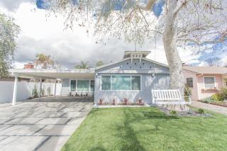 Enchanting Sherman Oaks Home With Pool permit #HSR two five zero zero 3222 - 8