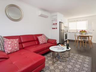 Understated Elegance Affordable Luxury - Albury - 6