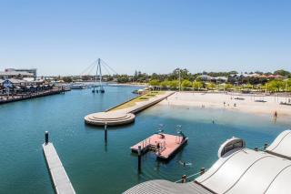 Dolphin Quay Apartments - 6