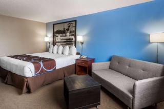 Super 8 by Wyndham Dubuque - Dubuque - 5