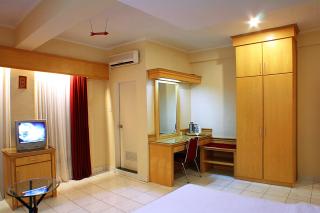 Hotel Hangtuah - Padang - 5