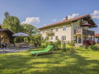5 Sterne FeWo mit Garten und Bergblick in Chiemsee-Nähe - 2