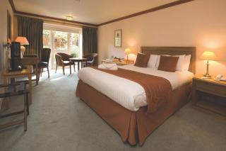 Knights Hill Hotel & Spa - 7