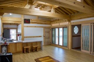 Hanok 1st Street - Gyeongju - 6