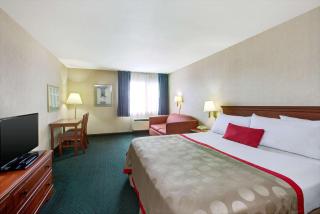 Ramada by Wyndham Hawthorne/LAX - Hawthorne - 5