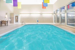 Ramada by Wyndham Springfield North - Springfield - 8