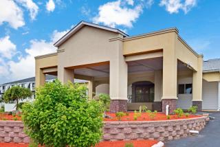 Ramada by Wyndham Kittery - Kittery - 0