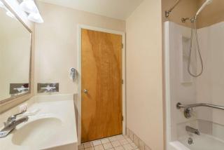 Ramada by Wyndham Columbus North - Westerville - 2