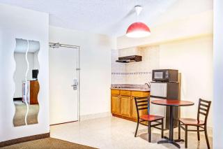 Ramada by Wyndham Rockaway - Rockaway - 4