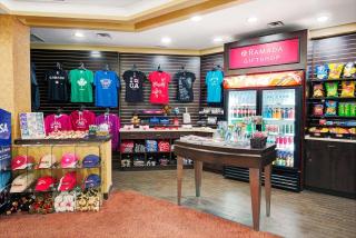 Ramada by Wyndham Niagara Falls/Fallsview - 2