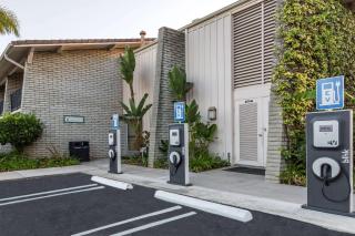 Ramada by Wyndham Santa Barbara - Santa Barbara - 5