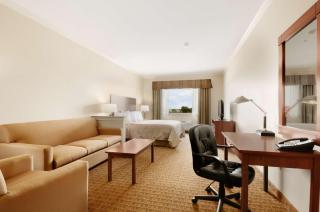 Ramada by Wyndham College Station - College Station - 1