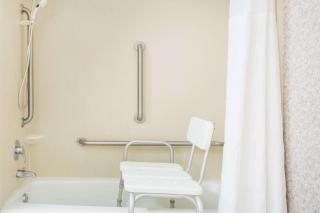 Ramada by Wyndham & Suites Warner Robins - Warner Robins - 7