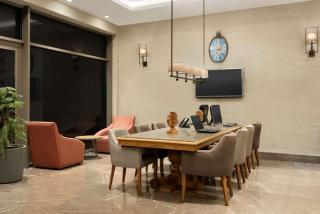 Ramada Hotel & Suites by Wyndham Adana - 8