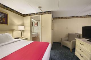 Ramada by Wyndham Trenton - 2