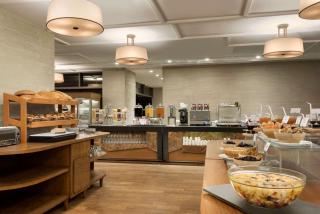 Ramada Hotel & Suites by Wyndham Adana - 4