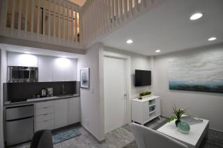 Modern Loft wQueen Loft Steps to Beach - 9