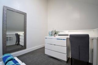 Fashionable loft APT UNIT # 5 - Hollywood - 1