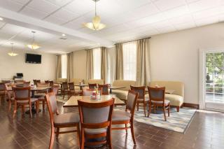 Wyndham Garden Grand Rapids Airport - Grand Rapids - 1