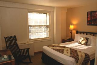 Spring Mill Inn - Mitchell - 8