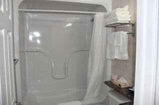 Perth Plaza Inn & Suites - Perth - 9
