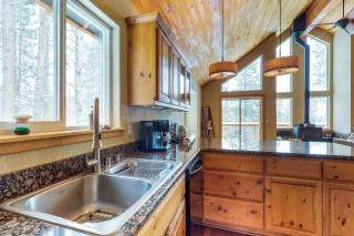 Wooded Escape - Donner Pines Tract - 5