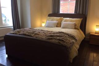 Central Victorian Cottage - 2