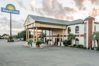 Days Inn by Wyndham New Braunfels - New Braunfels - 0