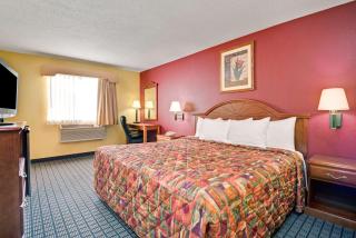 Days Inn by Wyndham Torrington - Torrington - 3